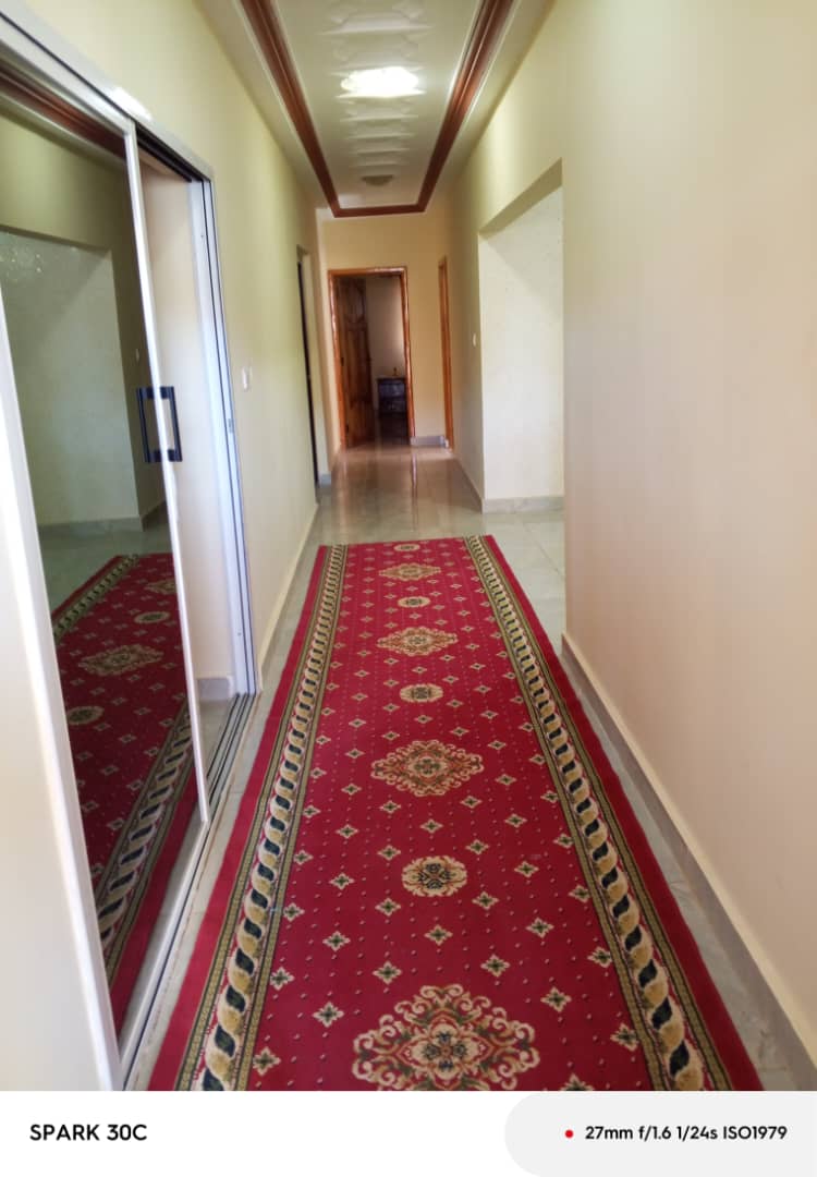 Five bedroom compound fully furnish with  & boy's quarter - Image 5