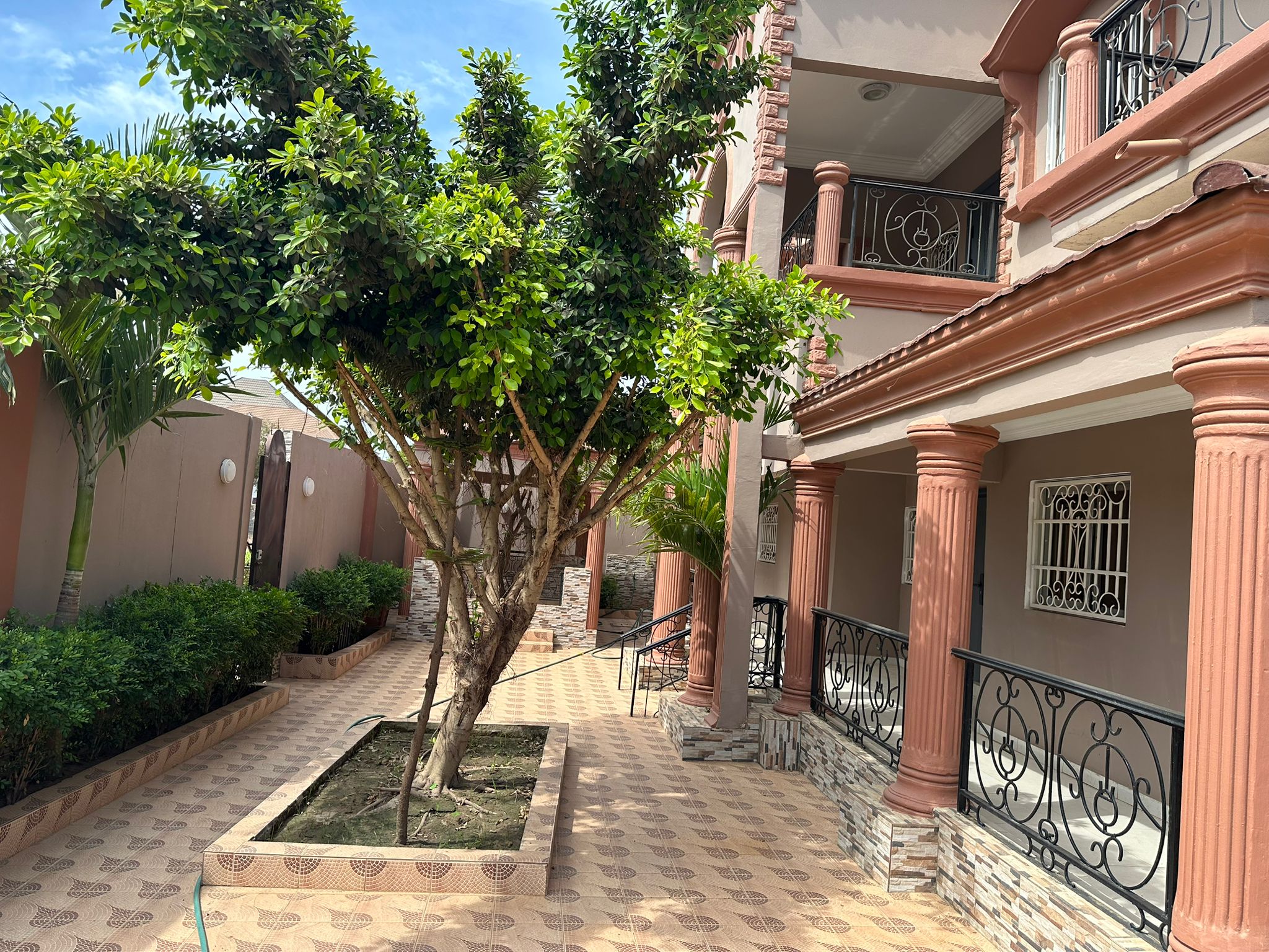 Five bedrooms full compound 