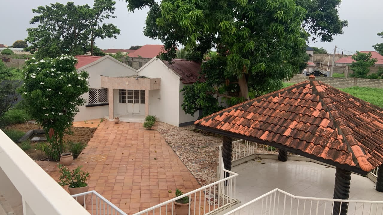 Five bedroom Private Villa - Image 2