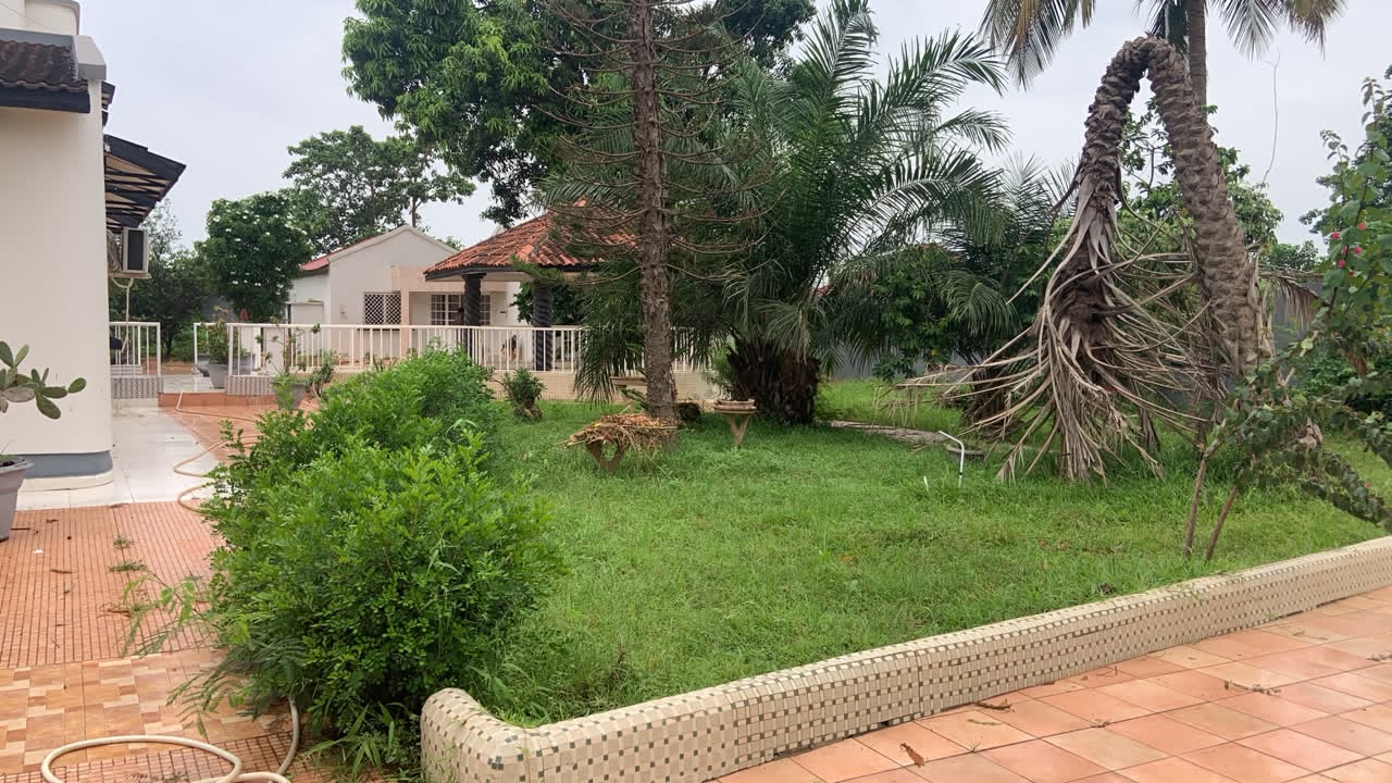 Five bedroom Private Villa - Image 3