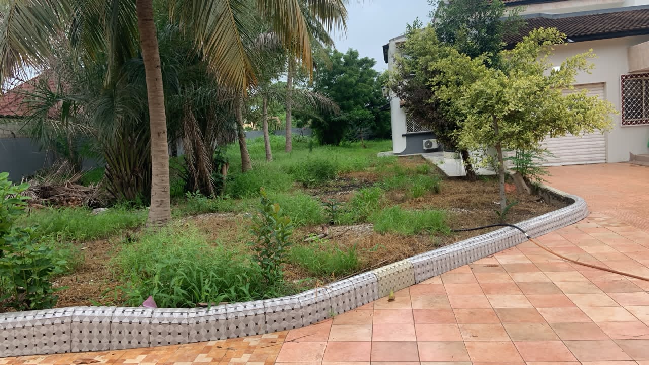 Five bedroom Private Villa - Image 4